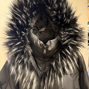 Northface Black Puffer Jacket with Faux Fur Hood XL EUC only worn about 5x